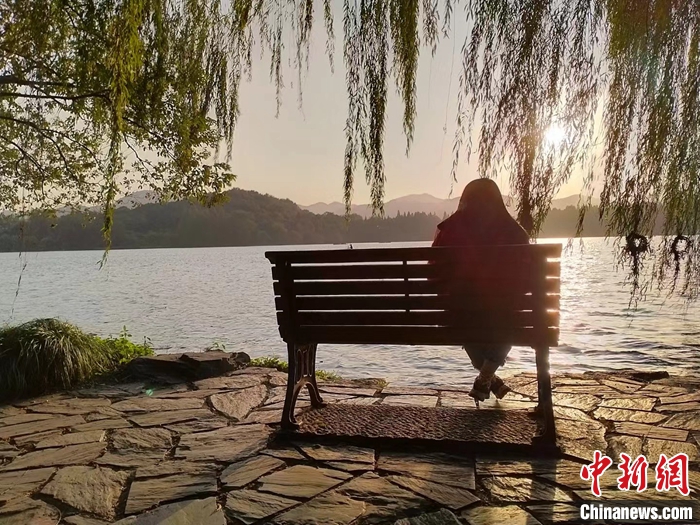 场边视角：20分钟的人生快充在公园里悄然发生