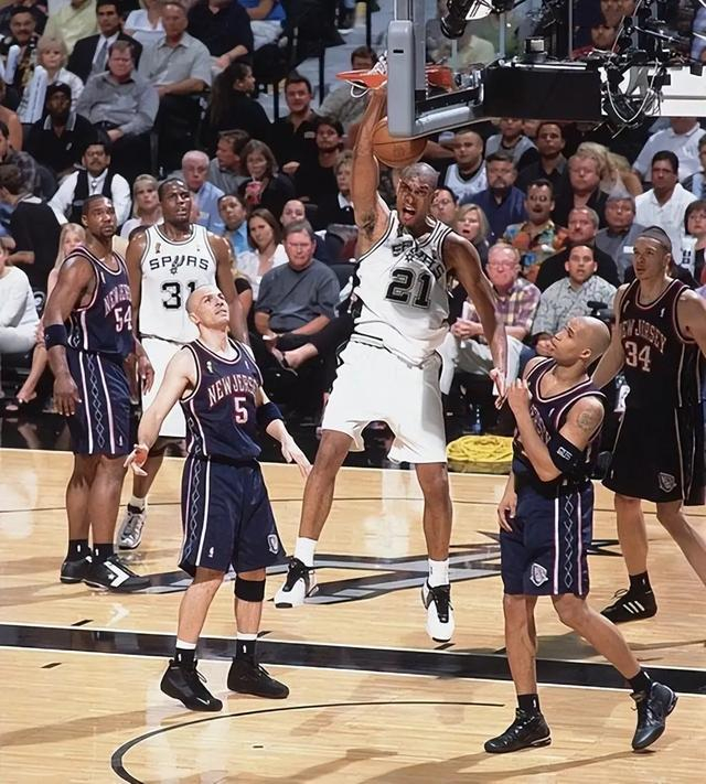 伦纳德单核带队夺冠：近20年唯一孤胆英雄