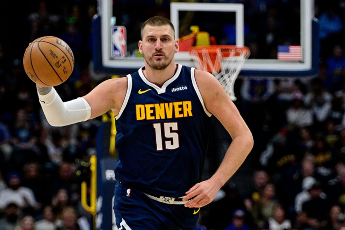 约基奇三双引领掘金逆转爵士 赛季三杀对手取五