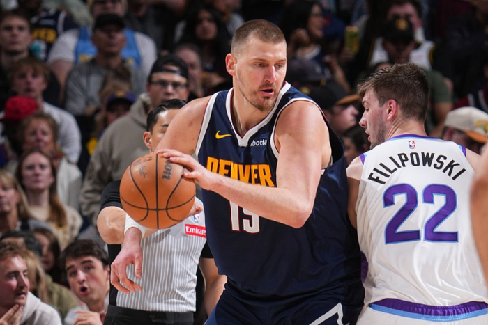 约基奇三双引领掘金逆转爵士 赛季三杀对手取五