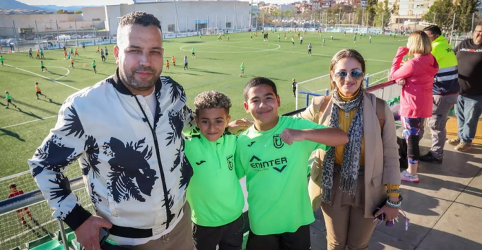 梅西收购西班牙第五级别联赛俱乐部科尔内尼亚