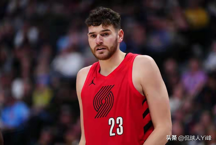 马刺大胜开拓者系列赛3-1占优杨瀚森或成G5关键棋