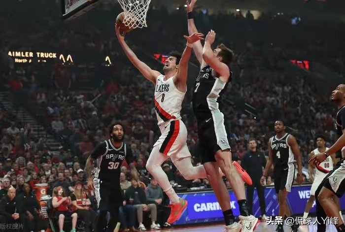 马刺大胜开拓者系列赛3-1占优杨瀚森或成G5关键棋